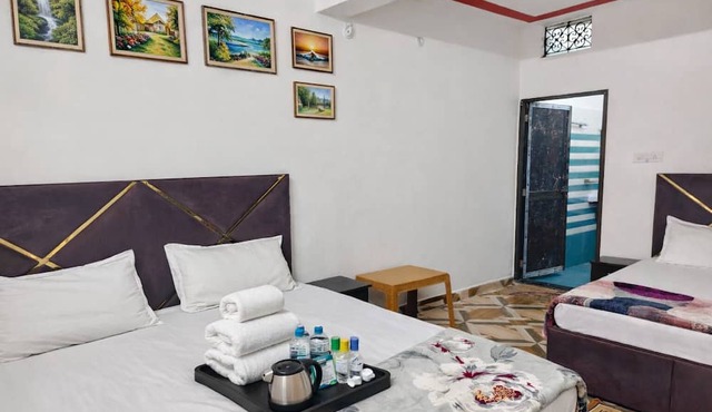 Janki Je Bhawan Homestay , Ayodhya - Step away from Ram Temple