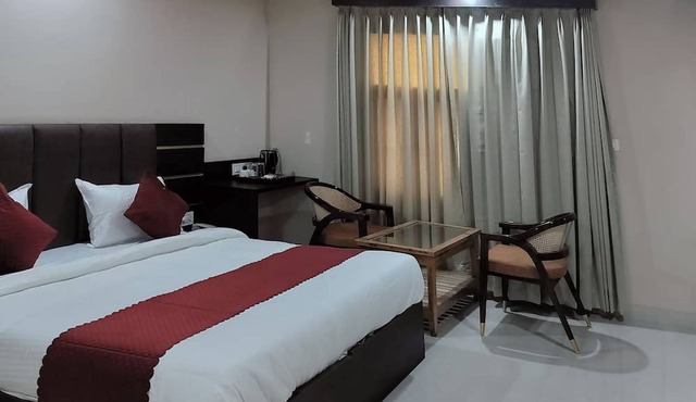 Hotel Ram Janki Palace
