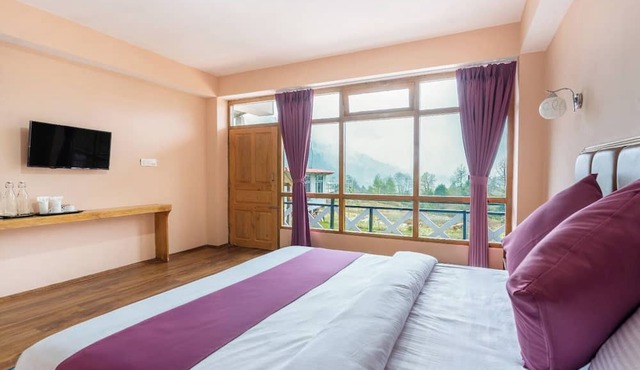 Whispering Pines Lachung