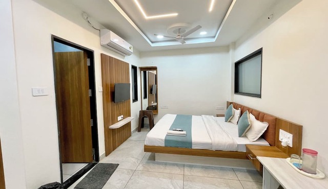 Hotel Shree Nakoda Paradise - Ujjain
