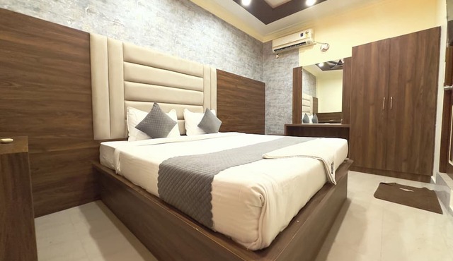 hotel boss palace