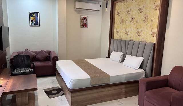 Saini Hotel