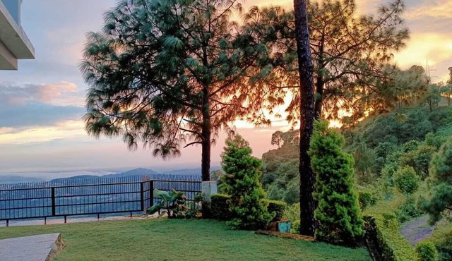The Fogg, Jamta Secluded Four Bedroom Villa in Nahan