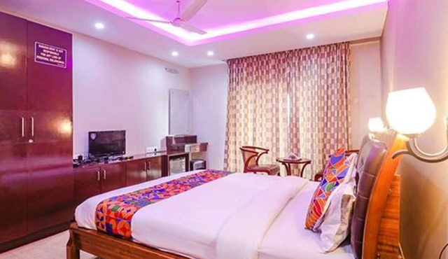 Fabhotel Turning Point