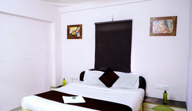 Hotel Jaunt Safari in Ahmedabad