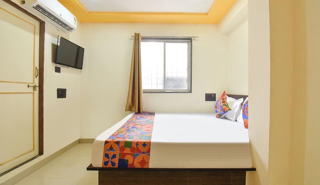 Fabhotel Silver Star