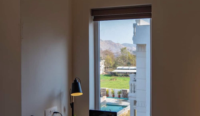 ELIVAAS Mandovar 4Room with Common Pool