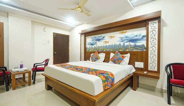 Fabhotel Sitara Grand - Nr Jagadamba Junction