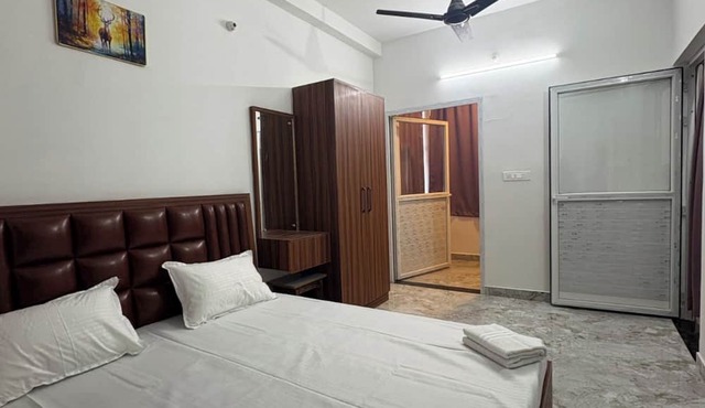 Satyamev Grand Inn