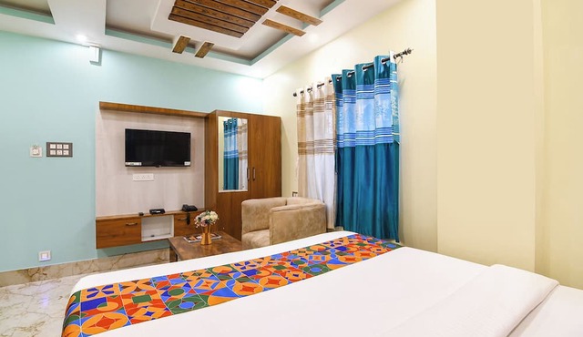 FabHotel Leechi Lodging & Fooding - Nr. AIIMS