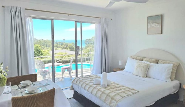 Mollymook Ocean View Motel - Welcoming Guests 18 Years and Older in Mollymook