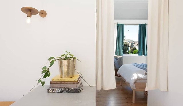 Sun-filled North Bondi Apartment moments to beach