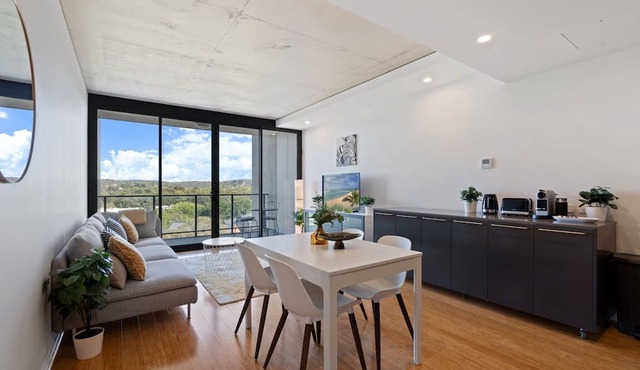 Chic 1-Bed Apartment Near Canberra’s Bustling CBD in Lyneham