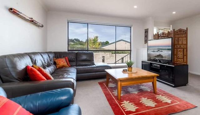 Spacious and Restful Holiday Home with Backyard in Cook