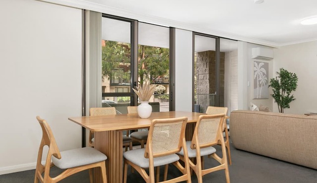 Pyrmont - BOW02 - Bowman Street - Spacious Pyrmont townhouse