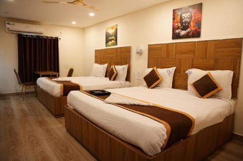 Hotel Savithas Grand