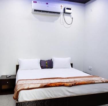 Hotel R S Palace