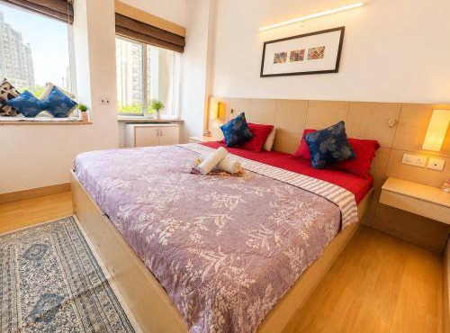 Spacious Luxury Room with View studio flat in Ghaziabad