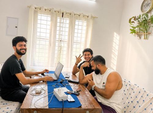 Hues Hostel by Aish
