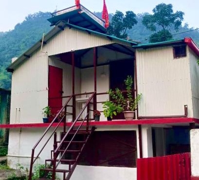 Jakhmola Homestay in Kāndi