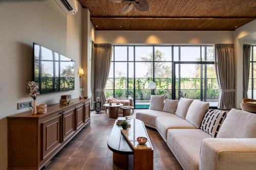 Staymaster Timber Ridge - Luxury 4BR Villa with Pool
