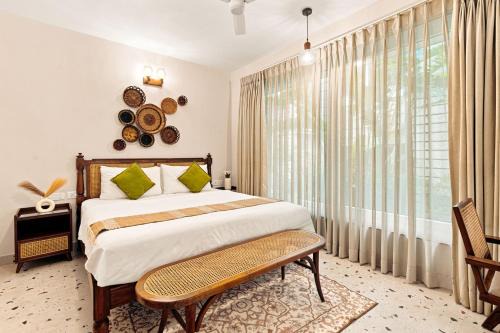 The Green Door Villa Varca Beach with Private pool