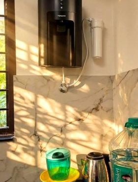 Hues Hostel by Aish