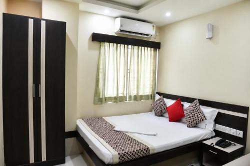 Hotel TRUMPH INN, Front Of Railway Station With Lift & Wifi Facility