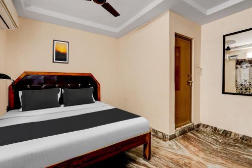 Super OYO Hotel O Adarsh Nagar Near Kavya Hospital