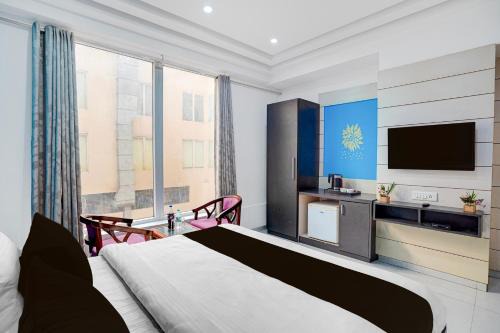 Palette A Lux Corporate Townhouse Near 3 Minutes Kaushambi Metro Station