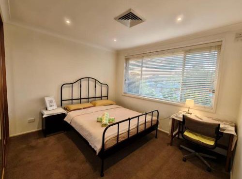 Quiet Double Room M Winston Hills