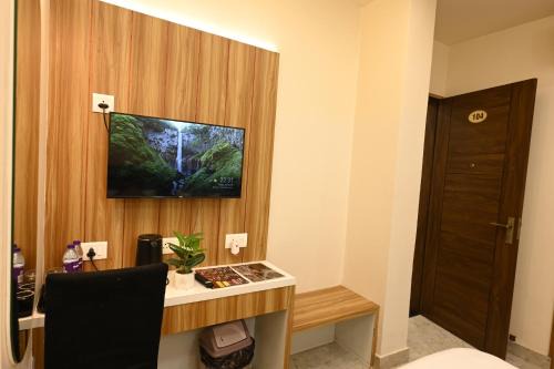 The Raghav Vilas Luxury Stay near Kashi Vishwanath Temple