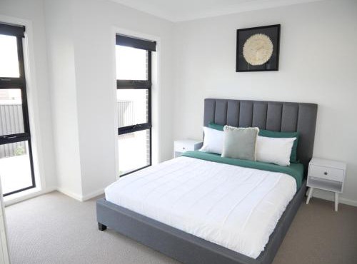 Luxury 5 Bedroom Townhouse in The Shire in Sutherland