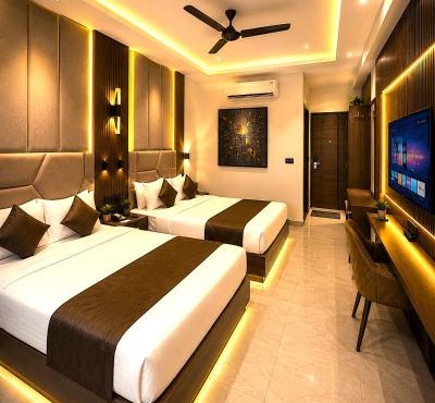Premium Hotel EXO-Near Temple and Ghat#Parking and Comfort Stay#Premium Service