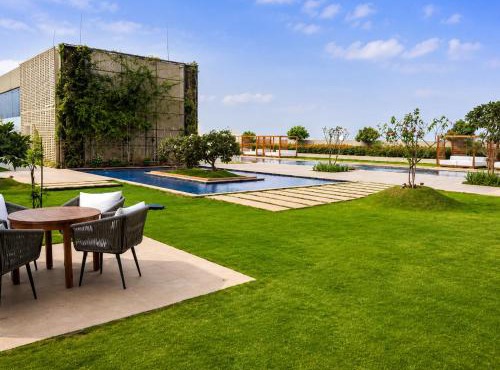Luxury Stay at Leela Residences Near Manyata & Airport