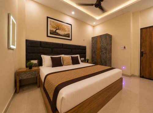Hotel Rajlaxmi Palace, Unit of Hi Hospitality Group