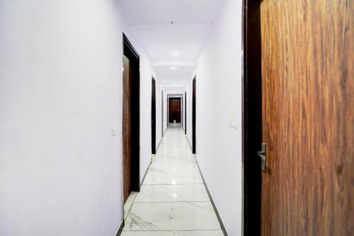 Super Collection O Hotel Star Inn Near By Hindon Airforce Mohan Nagar Ghaziabad