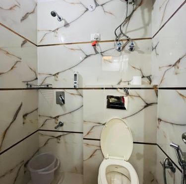 Hotel PP Tower - Near Ghaziabad Railway Station