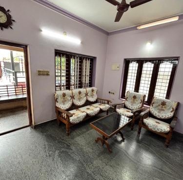 Comfortable Stay Near Chenkal Temple & Poovar