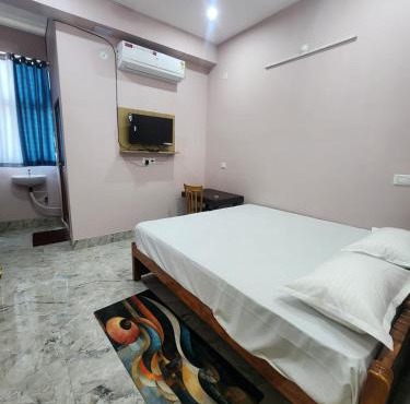 Hotel Navin Palace Pirpainti