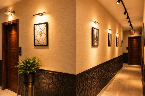 Ace Stayz - Boutique Hotel Near DLF Mall Sector 45, Noida
