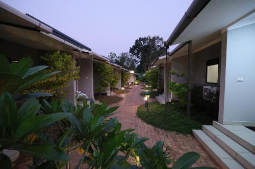 B Town Resort Near Infopark Kakkanad