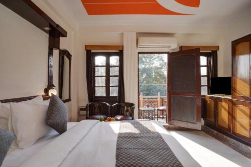 Hotel Royal Prithvi Palace Near Ghaziabad Railway Station