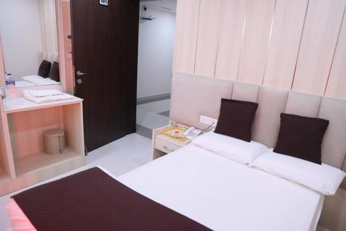 Avadh Hotel & Banquets