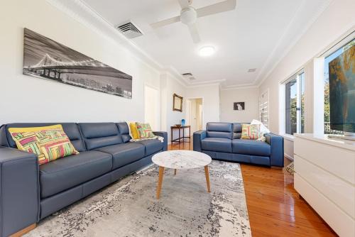 Luxury 3 bedroom 2 bathroom full home, easy access, pet friendly, near Cronulla in Lilli Pilli