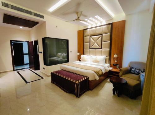 Mayur Hotel & Resort
