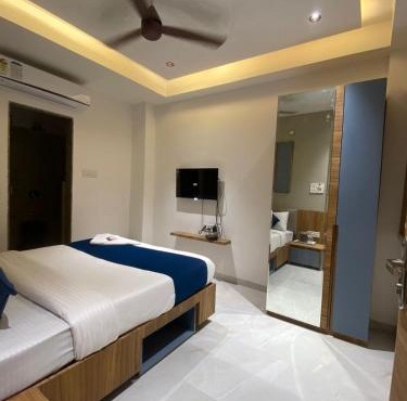 JMB HOTEL Height
