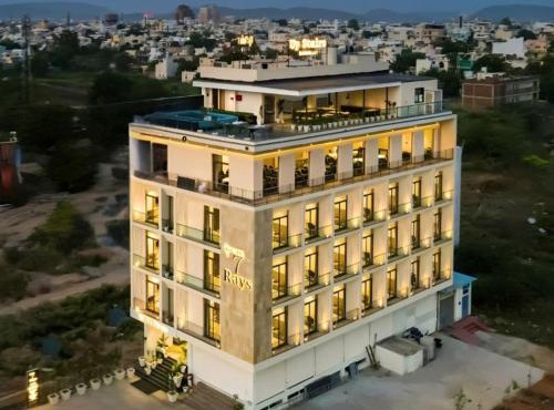 7 rays hotel