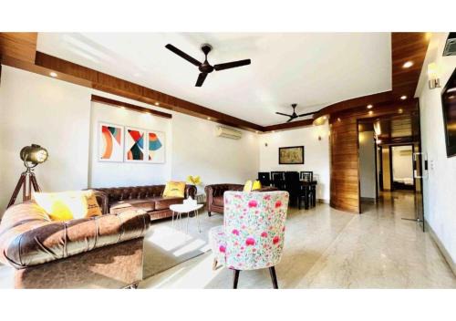 BluO 3BHK M Block Market -Lift, Balcony, Parking