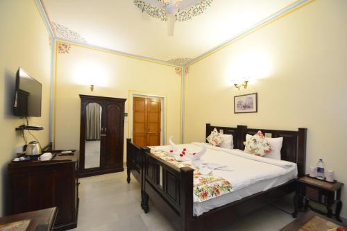 Mahal Khandela-A Heritage Hotel